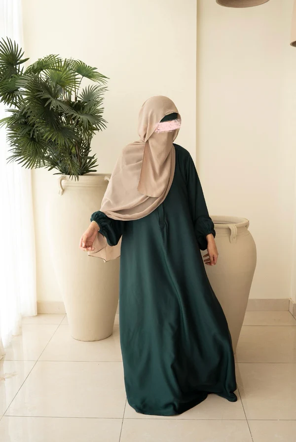 Emerald Elegance Basic Abaya
