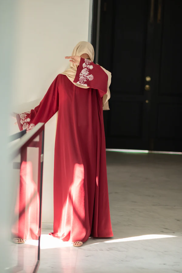 Blooming Tulip Abaya – Maroon Elegance